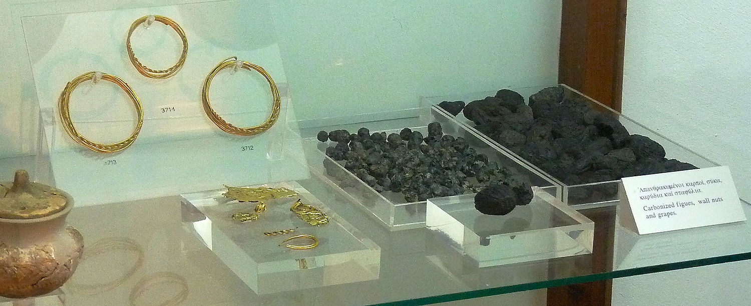 golden jewellery from the Geometric cemetery of Tsikalarió Naxos