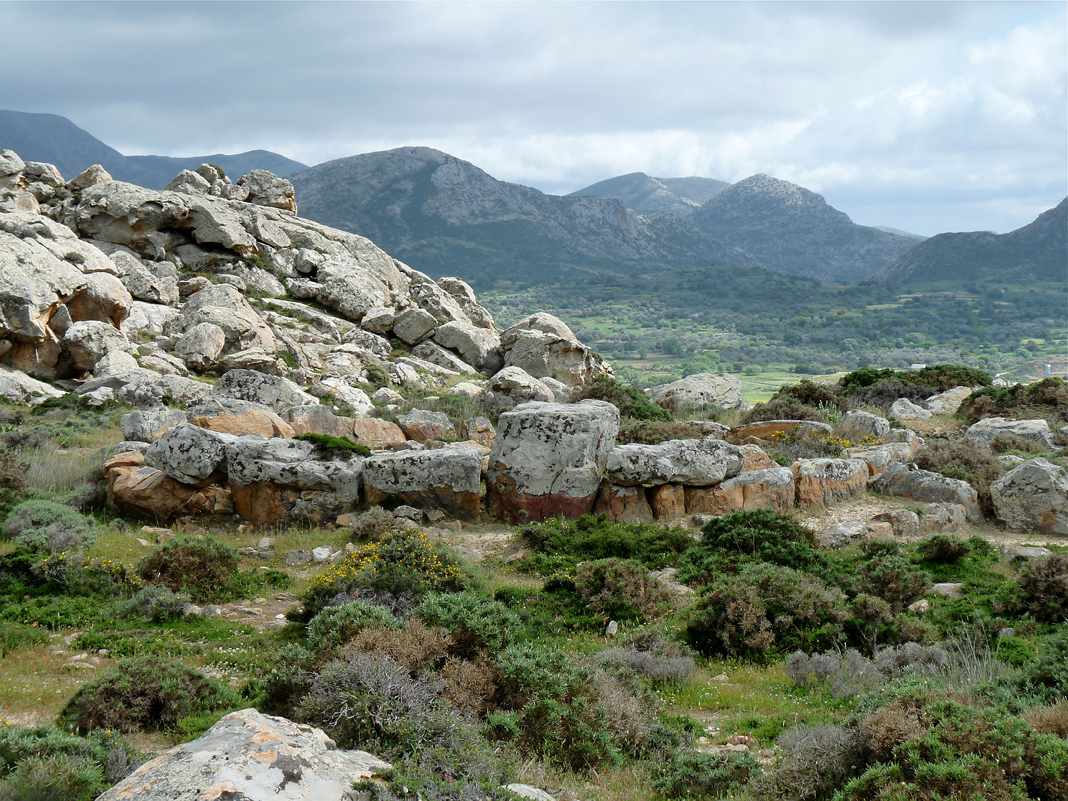 Geometric cemetery Tsikalario Naxos