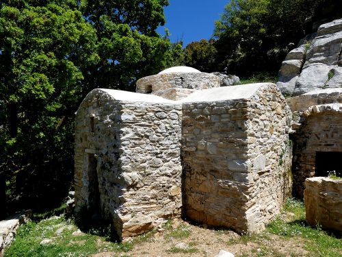 Agios Ermolaos Apiranthos