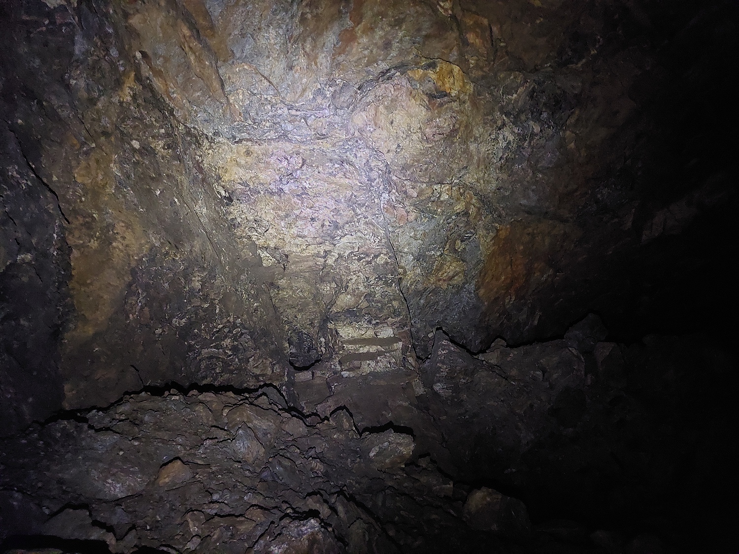 in der Schmirgelmine Sarandara, Koronos, Naxos