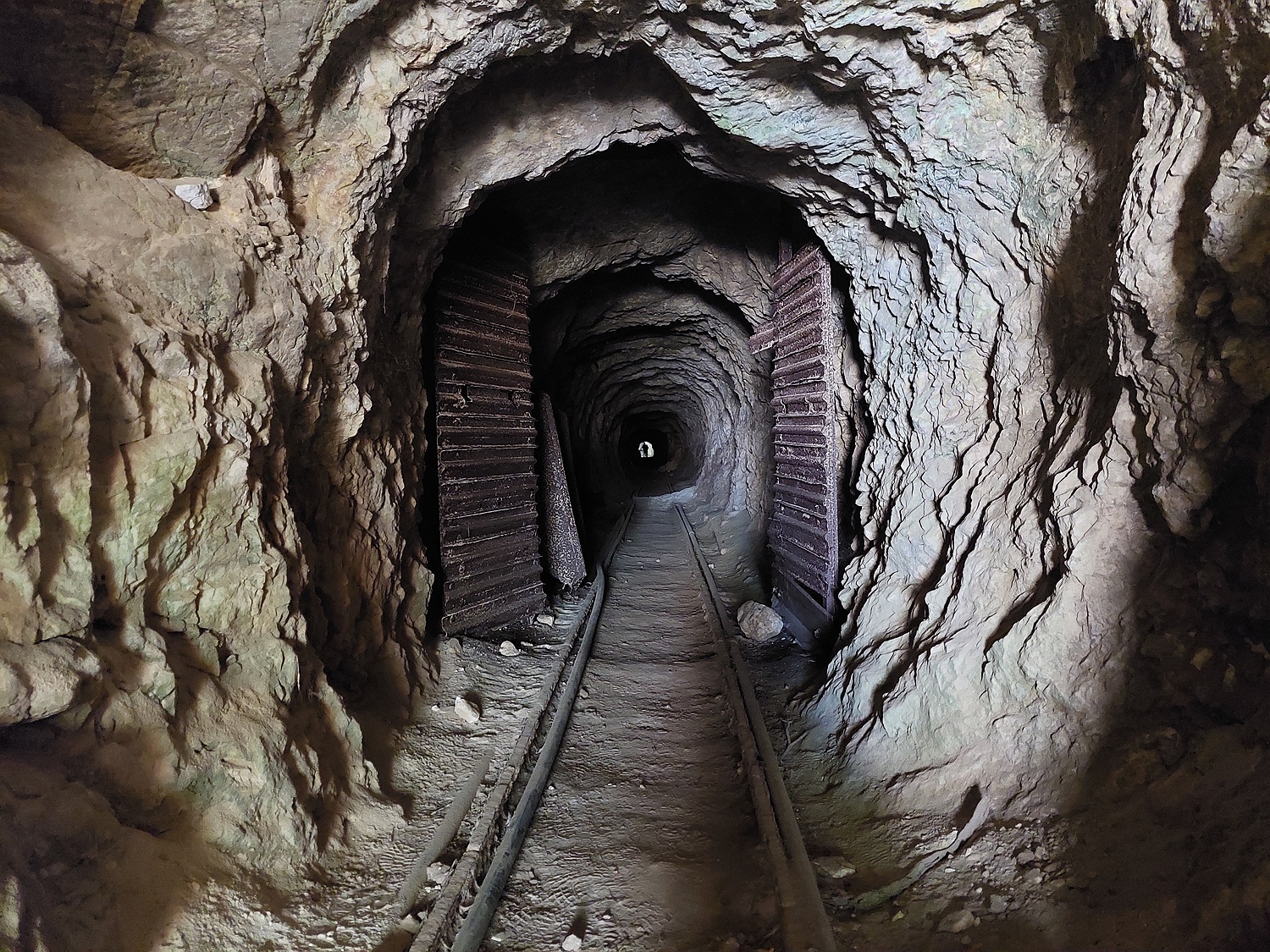 in der Schmirgelmine Sarandara, Koronos, Naxos
