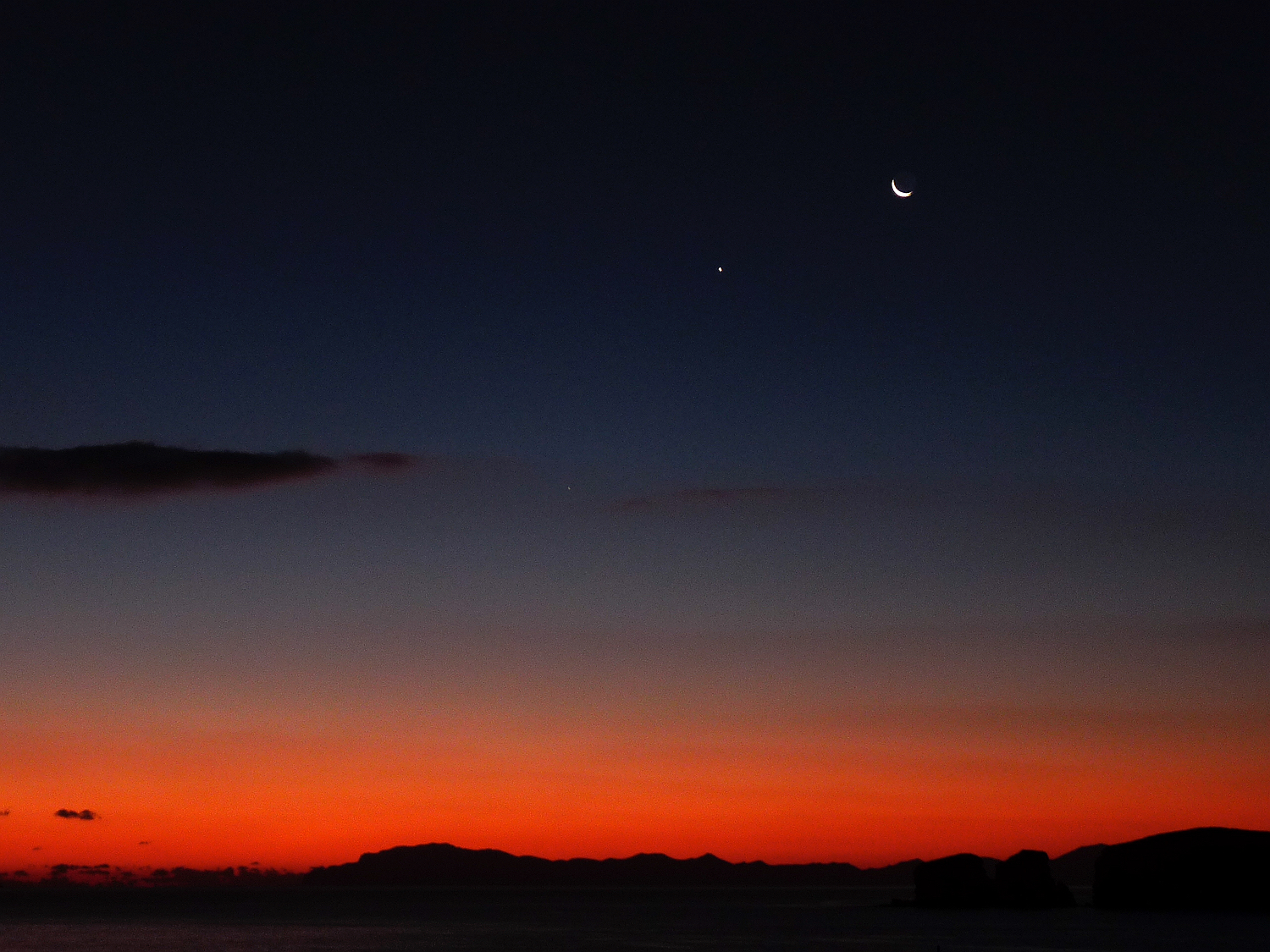 Frühe Morgenstimmung mit Mond