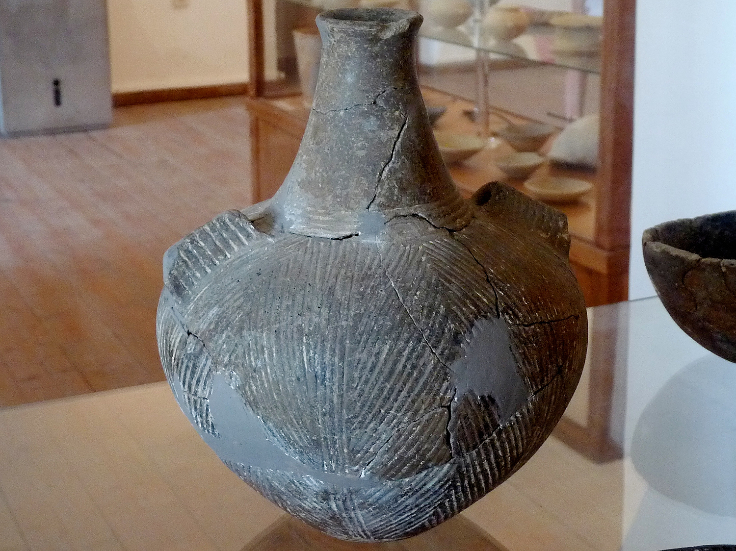 cycladic clay vase