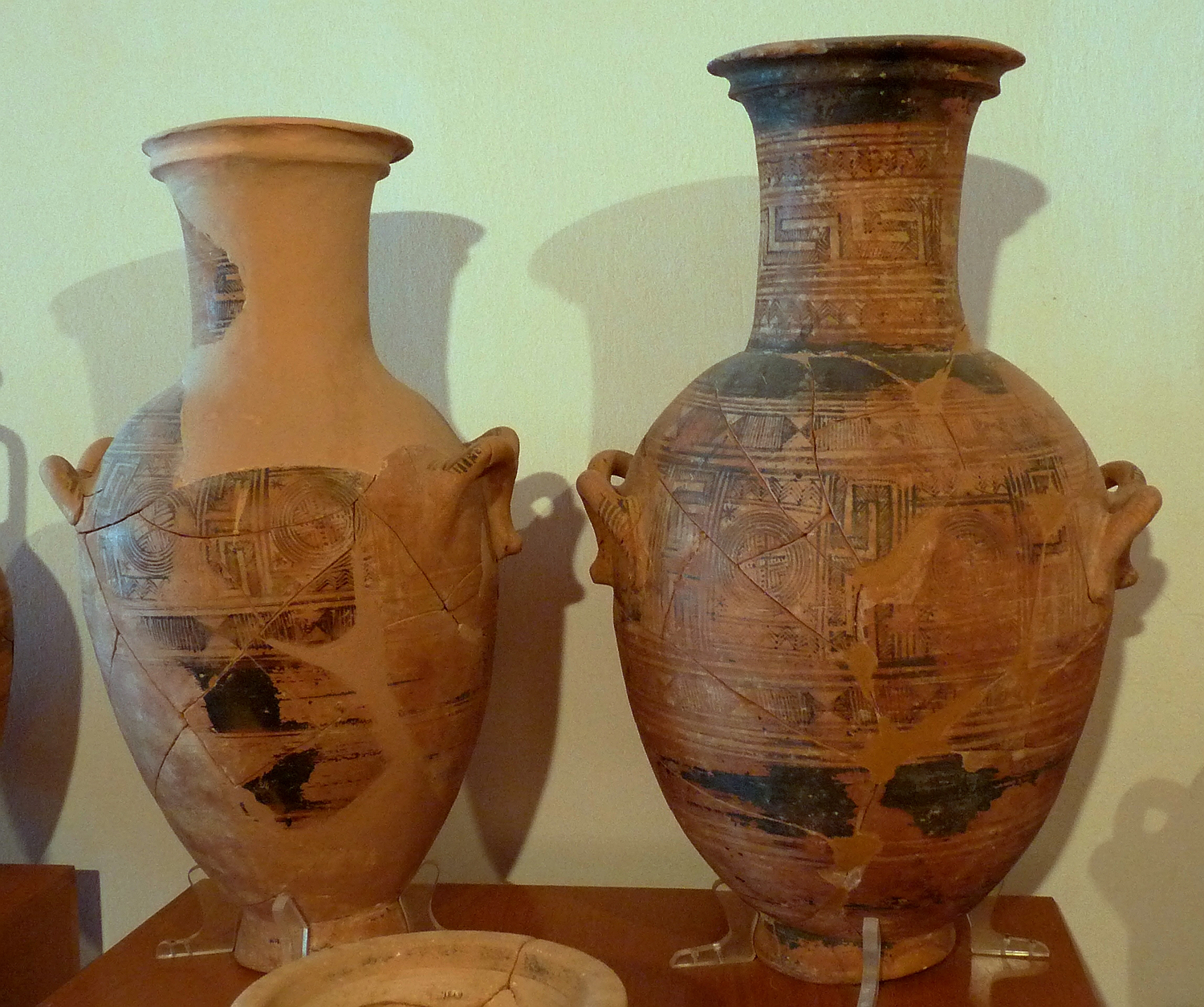 Geometric amphorae Naxos