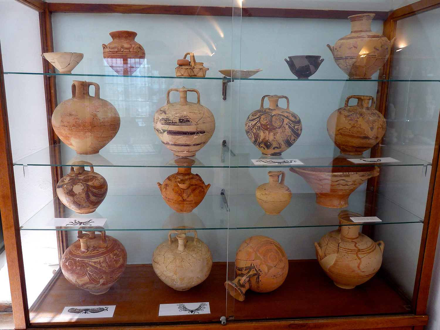 Mycenaean clay vessels, Naxos