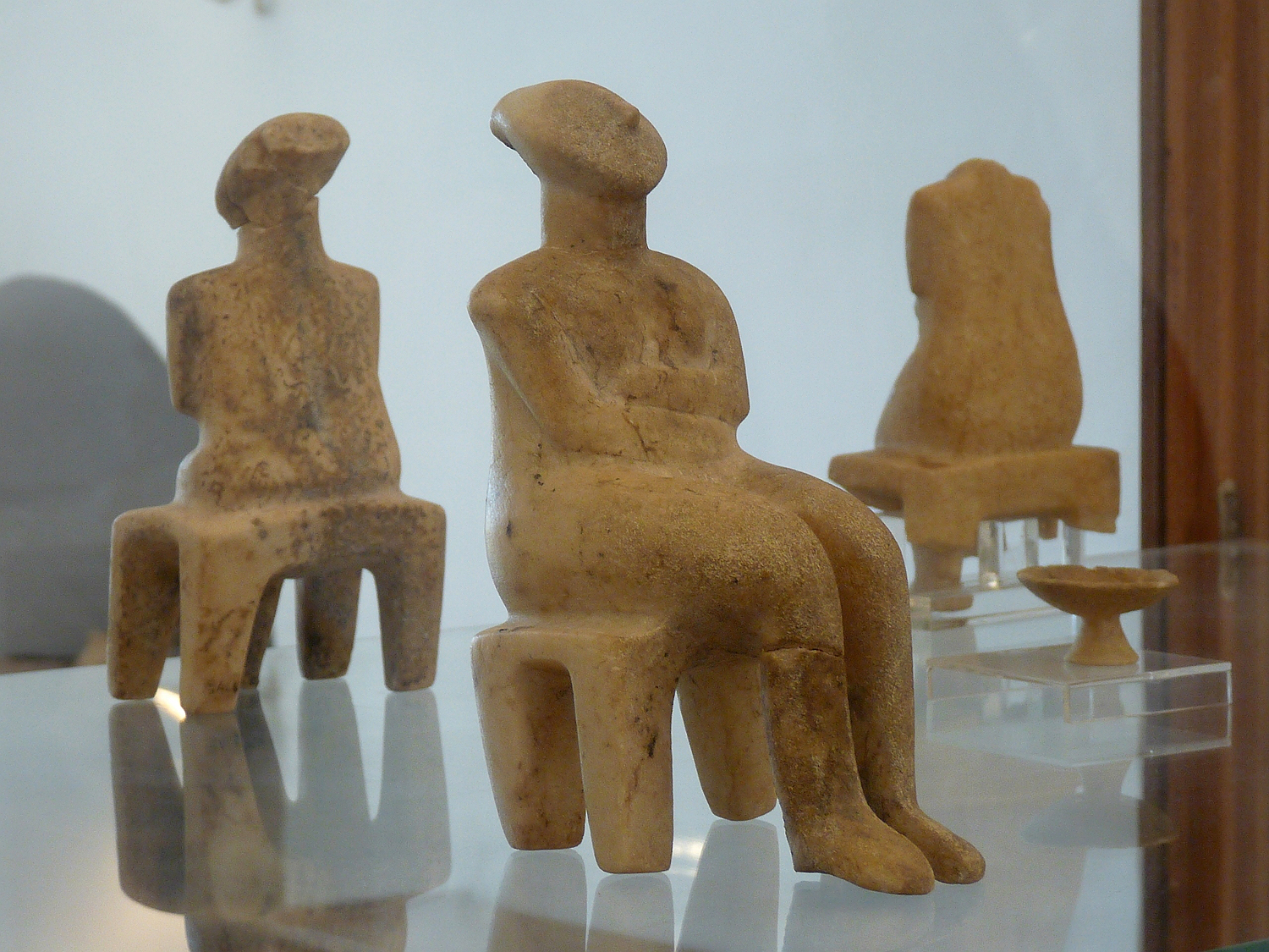 sitting cycladic idols