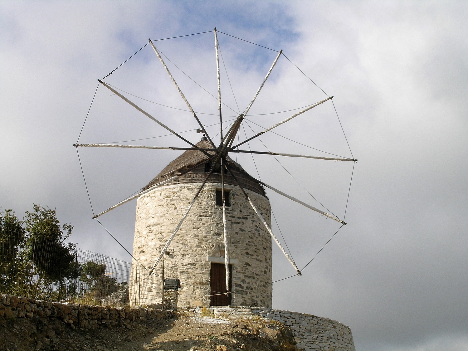restaurierte Windmühle bei Apíranthos
