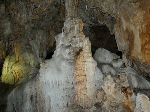 Drachen-Höhle bei Mesi