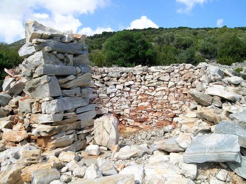 traditionellr Kalkbrennofen bei Agios Dimitris